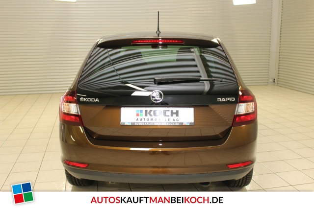 Rapid Spaceback 1.0 TSI Style Klimaaut. Navi SHZ / Foto 4