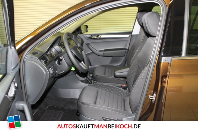 Rapid Spaceback 1.0 TSI Style Klimaaut. Navi SHZ / Foto 5