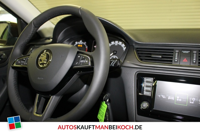 Rapid Spaceback 1.0 TSI Style Klimaaut. Navi SHZ / Foto 8