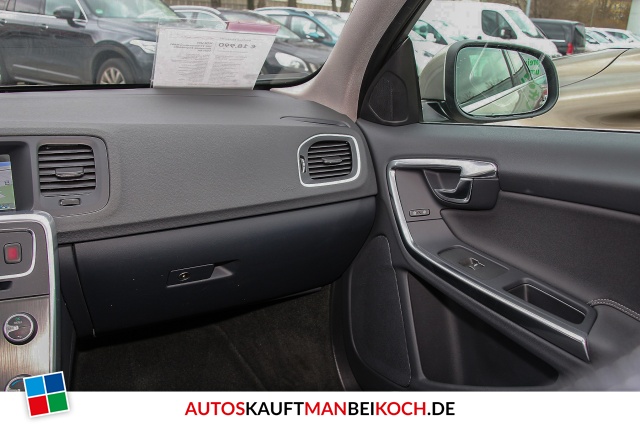 S60 T3 Momentum Automatik Xenon NAVI AHK PDC / Foto 8