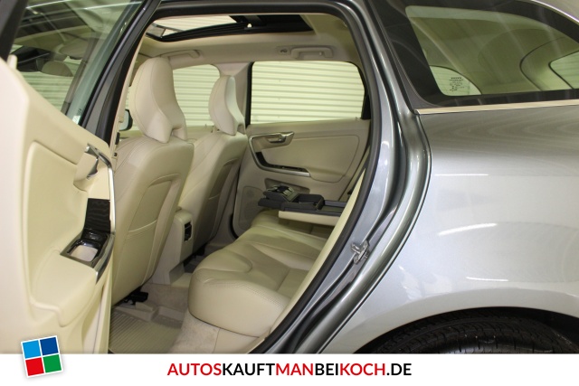 XC60 T6 AWD Summum GSHD Kamera Volvo on Call BLIS / Foto 7