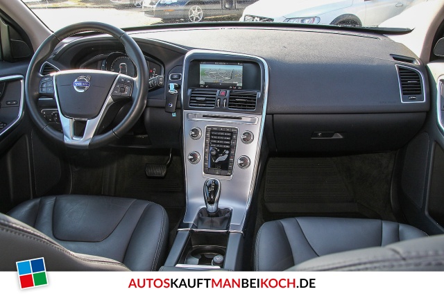XC60 D3 FWD Summum Geartronic / Foto 9