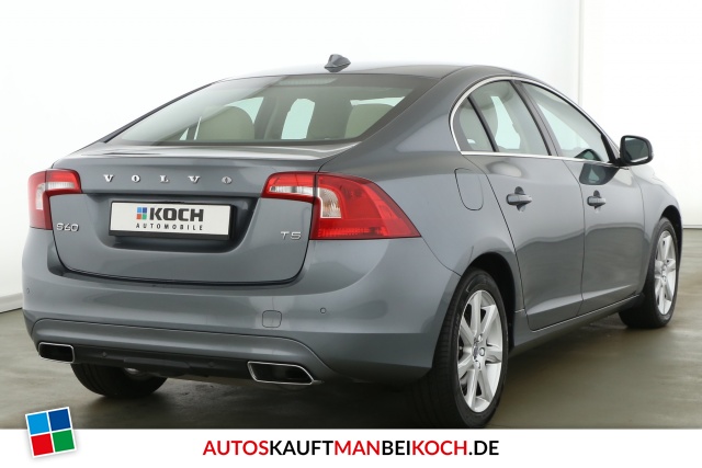 S60 T5 Summum FahrerAss SD Standhz Navi Xenon AHK / Foto 2