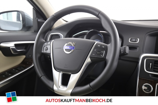 S60 T5 Summum FahrerAss SD Standhz Navi Xenon AHK / Foto 9