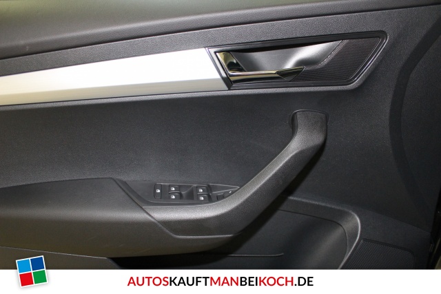 Karoq 1.5 TSI DSG Voll LED Navi SHZ PDC Sofort / Foto 8