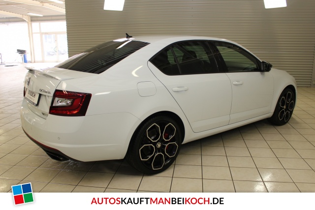 Octavia Facelift RS 245 DSG Navi LED Klimaaut SHZ / Foto 2