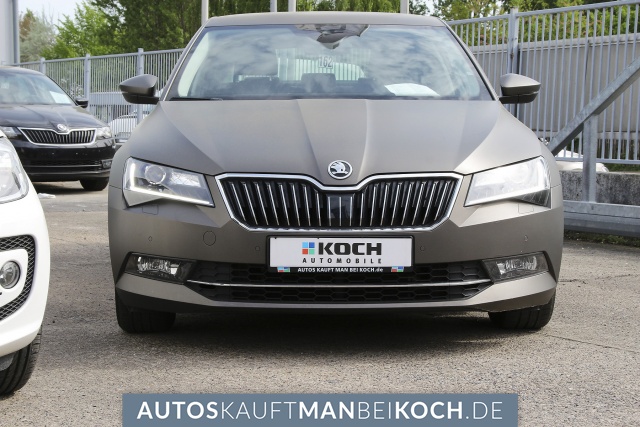 Superb 1.6 TDI DSG EU6 Ambition Navi Xenon Mattgra / Foto 2