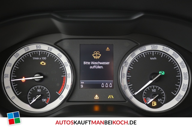 Karoq 2.0 TDI DSG 4x4 SCR Style ACC Navi LED AHK / Foto 4