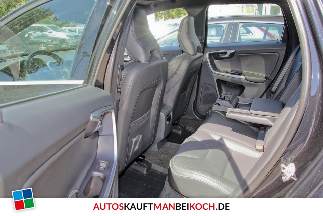 XC60 D5 AWD R-Design Aut. FahrerAss Pano Xenon / Foto 6