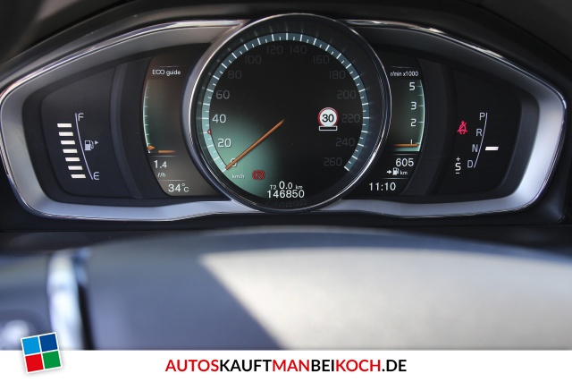 XC60 D5 AWD R-Design Aut. FahrerAss Pano Xenon / Foto 9