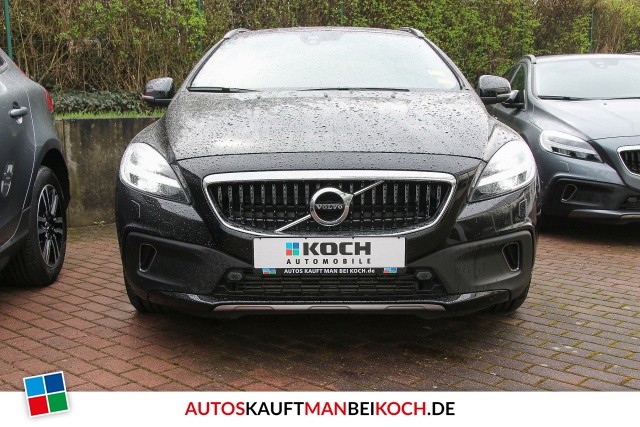V40 CC D3 Momentum Aut. LED Navi Winter-Paket / Foto 2