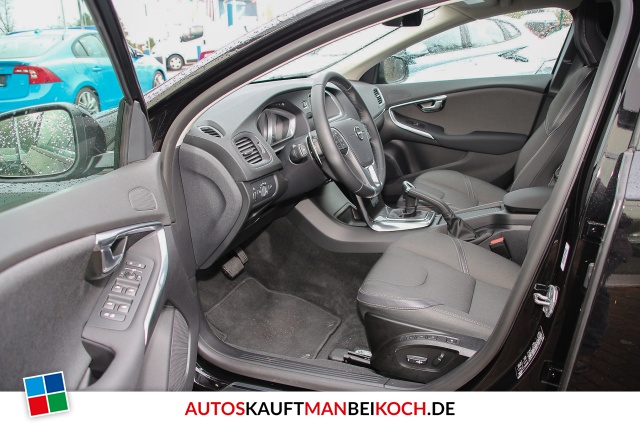 V40 CC D3 Momentum Aut. LED Navi Winter-Paket / Foto 5