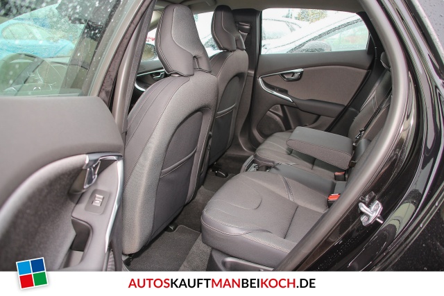 V40 CC D3 Momentum Aut. LED Navi Winter-Paket / Foto 6