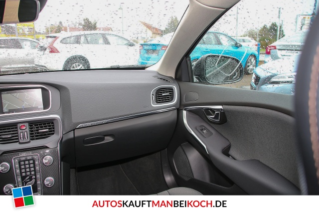 V40 CC D3 Momentum Aut. LED Navi Winter-Paket / Foto 8
