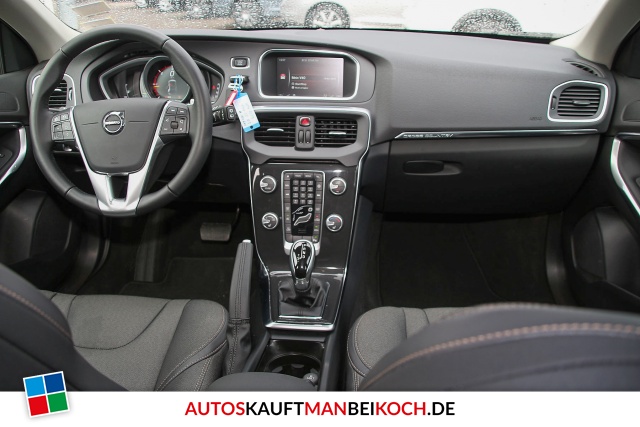 V40 CC D3 Momentum PDC LED NAVI Winter-Paket / Foto 7