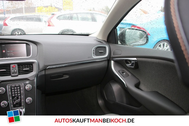 V40 CC D3 Momentum PDC LED NAVI Winter-Paket / Foto 8