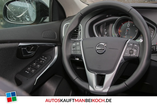 V40 CC D3 Momentum PDC LED NAVI Winter-Paket / Foto 9
