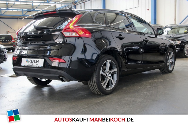 V40 D3 Geartronic Momentum Kamera, Frontscheibenhz / Foto 3