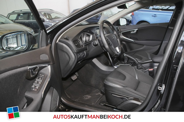 V40 D3 Geartronic Momentum Kamera, Frontscheibenhz / Foto 5