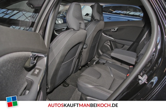 V40 D3 Geartronic Momentum Kamera, Frontscheibenhz / Foto 6