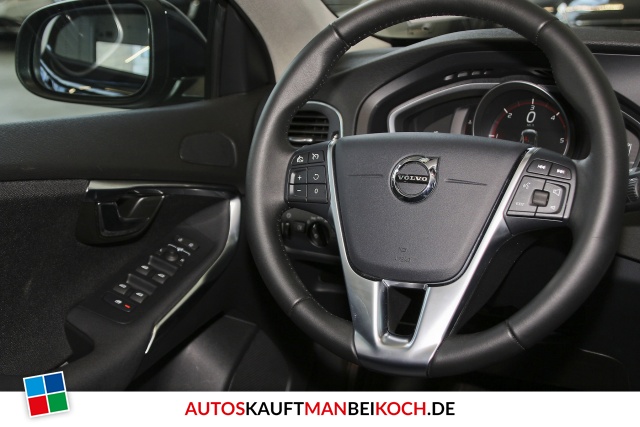 V40 D3 Geartronic Momentum Kamera, Frontscheibenhz / Foto 9