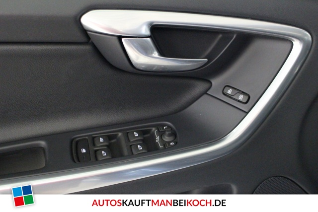 XC60 D5 AWD Geartronic Summum GSHD NAVI PDC Xenon / Foto 9