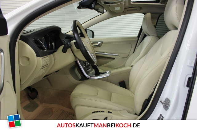 V60 D5 Momentum 8-Gang Aut. Leder SD 19Z Standhz / Foto 5