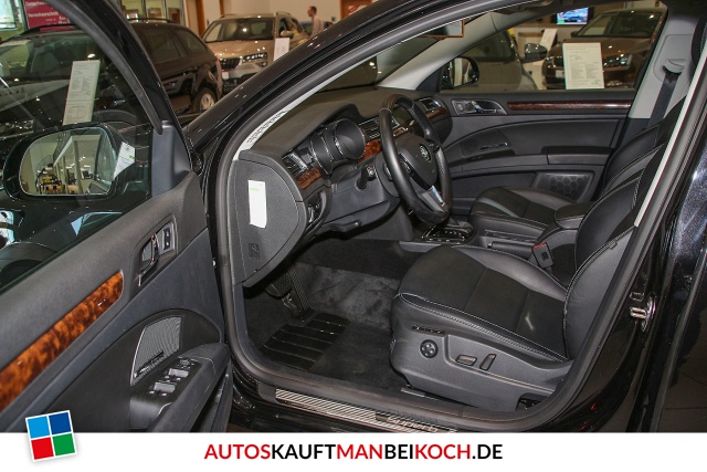 Superb Combi 2.0 TDI DSG 4x4 Xenon NAvi STHZ Panod / Foto 5