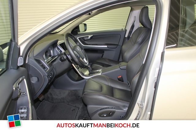 XC60 D4 AWD Summum Aut. FamilienPaket Navi BiXenon / Foto 3