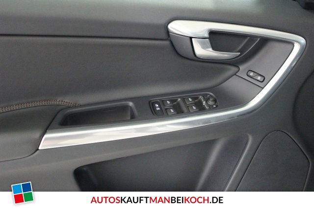 XC60 D4 AWD Summum Aut. FamilienPaket Navi BiXenon / Foto 9