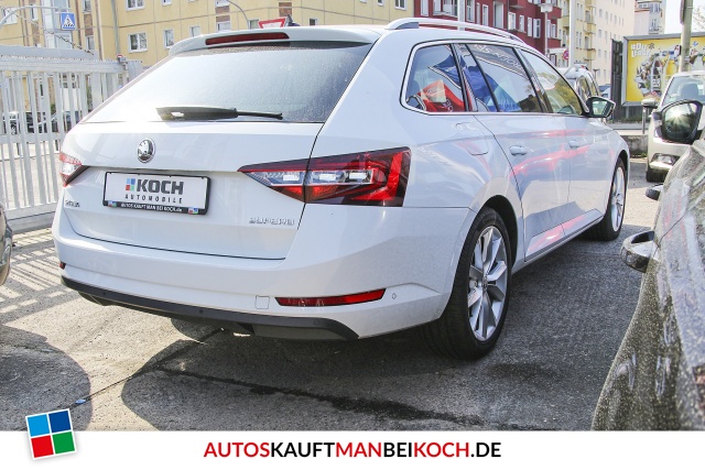 Superb Combi 1.4 TSI Style DSG Leder Xenon Navi DC / Foto 3
