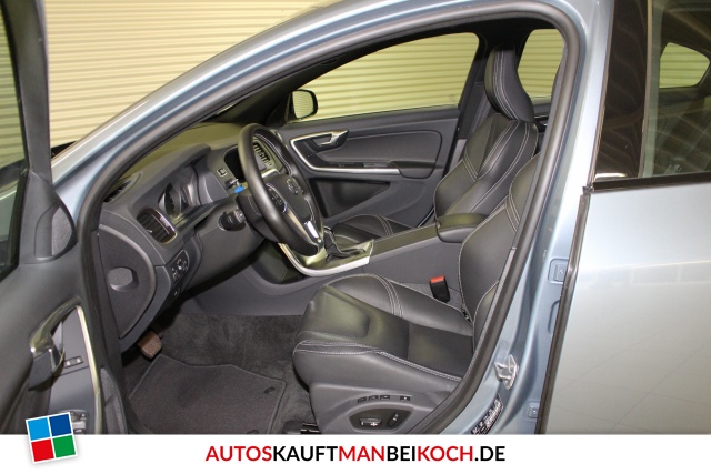 S60 D3 Linje Svart Geartronic Navi Xenon Leder PDC / Foto 3