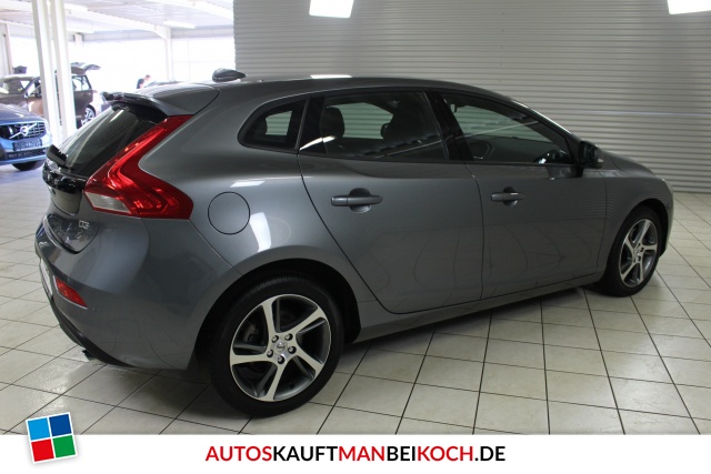 V40 D3 Momentum LED