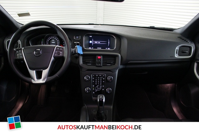 V40 D3 Momentum LED