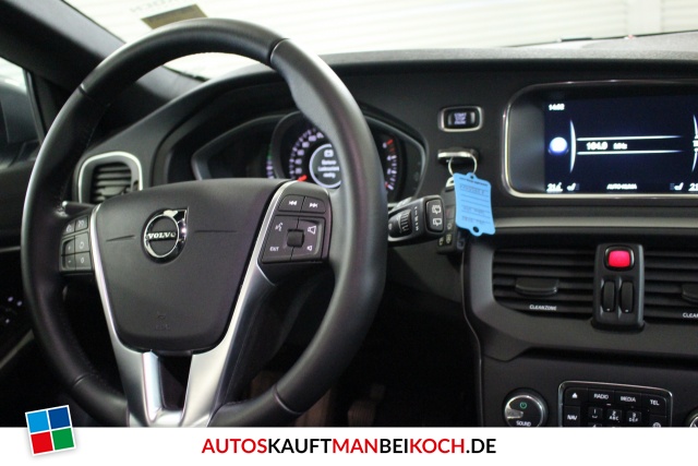V40 D3 Momentum LED
