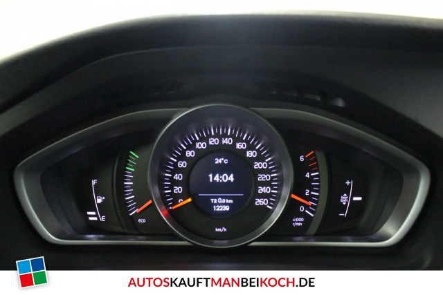 V40 D3 Momentum LED