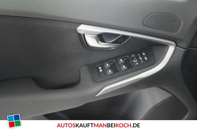 V40 D3 Momentum LED