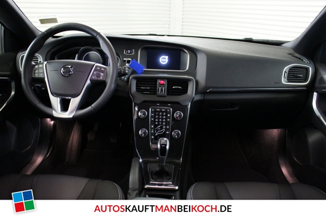 V 40 D2 Momentum Navi LED Kamera Digitalanzeige / Foto 5