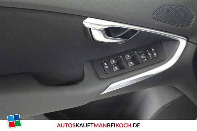 V 40 D2 Momentum Navi LED Kamera Digitalanzeige / Foto 8