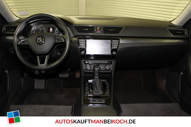 Superb Combi 2.0 TDI DSG Style 4x4 Xenon SHZ top / Foto 6