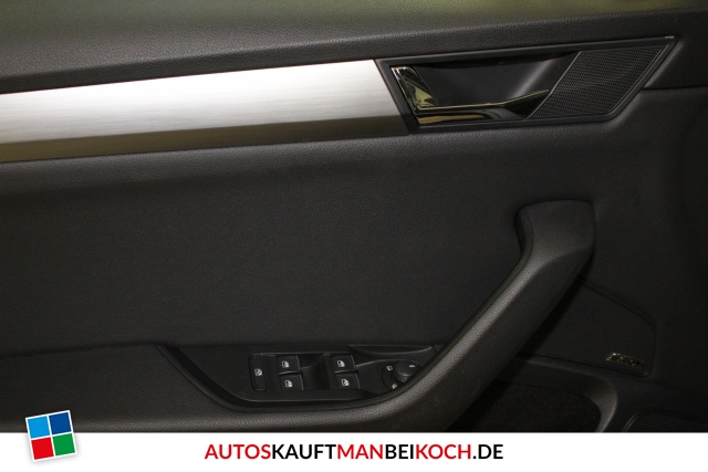 Superb Combi 2.0 TDI DSG Style 4x4 Xenon SHZ top / Foto 9