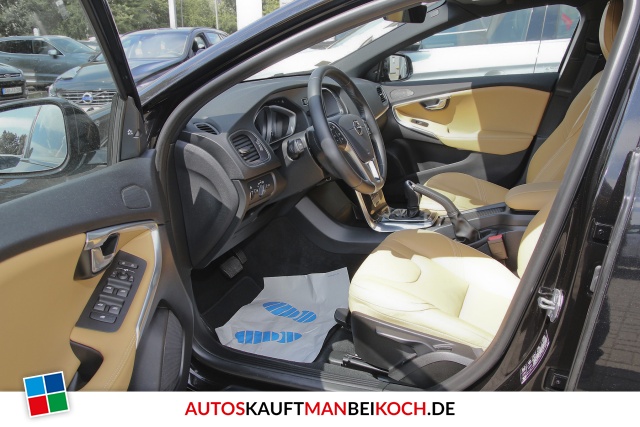 V40 CC T4 AWD Summum FahrerAss VollLED 18 Zoll / Foto 5