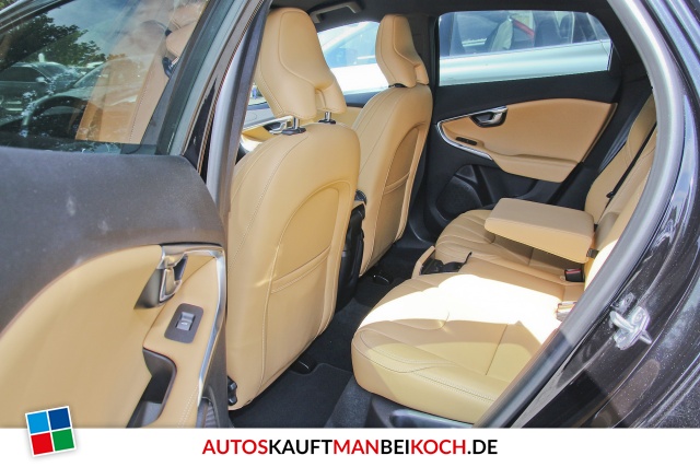 V40 CC T4 AWD Summum FahrerAss VollLED 18 Zoll / Foto 6