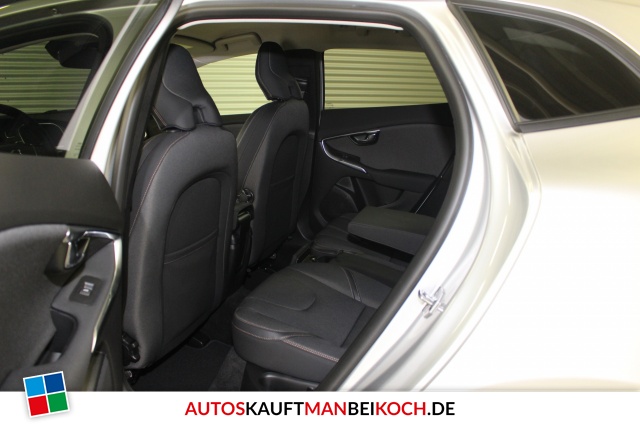 V40 CC D3 Momentum Aut. Kamera Navi PDC Winter-Pak / Foto 4
