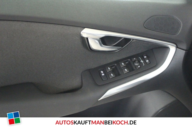 V40 CC D3 Momentum Aut. Kamera Navi PDC Winter-Pak / Foto 8
