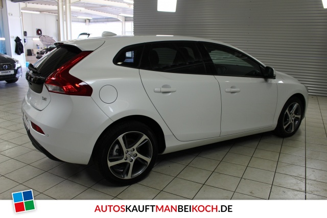 V40 D2 Momentum LED Navi PDC Kamera Winter-Paket / Foto 2