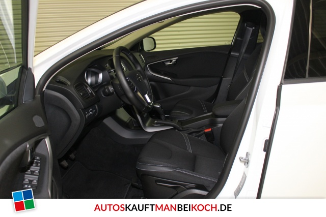 V40 D2 Momentum LED Navi PDC Kamera Winter-Paket / Foto 3