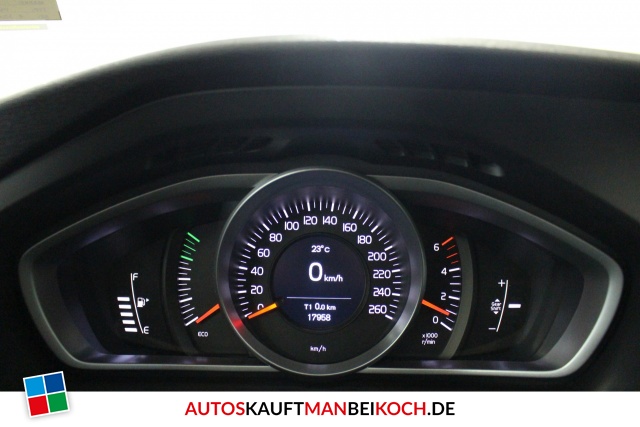 V40 D2 Momentum LED Navi PDC Kamera Winter-Paket / Foto 7