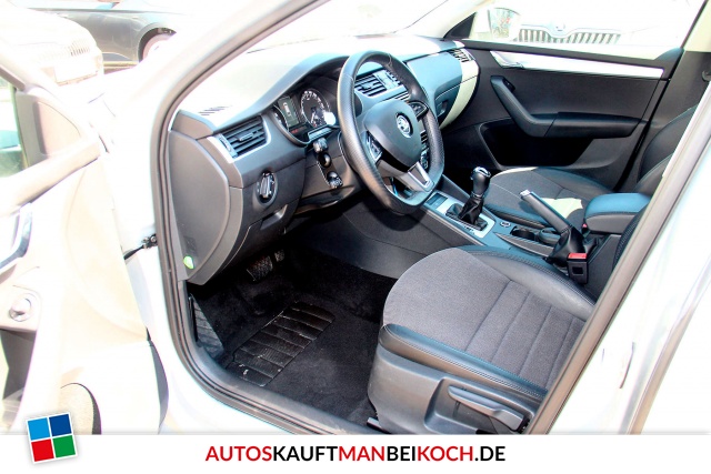 Octavia Combi III 2.0 TDI DSG Elegance XENON NAVI / Foto 5