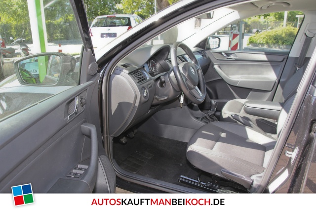 Rapid 1.2 TSI Spaceback Pano Navi SHZ PDC Ambition / Foto 4